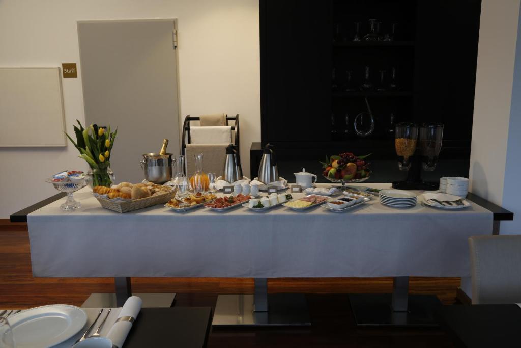 Lbv House Hotel Пиньян Экстерьер фото
